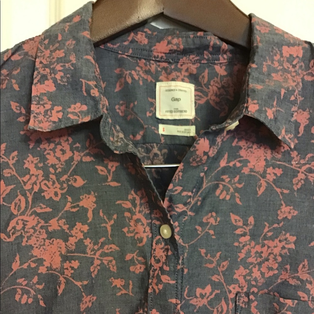 Gap fitted boyfriend button down